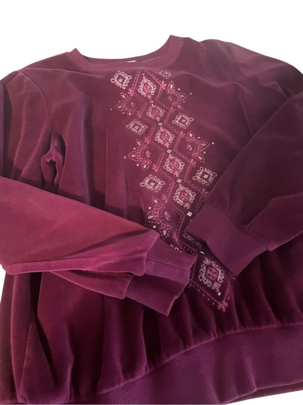 Alfred Dunner Burgundy Velvet Embellished Pullover like new medium